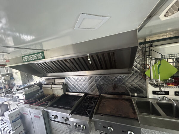2008 Freightliner MT-55 Food Truck - Image 5
