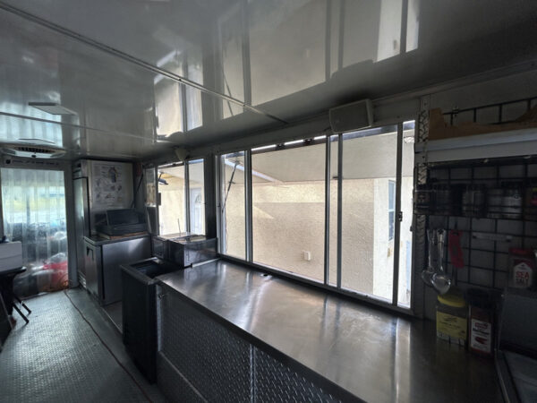 2008 Freightliner MT-55 Food Truck - Image 12