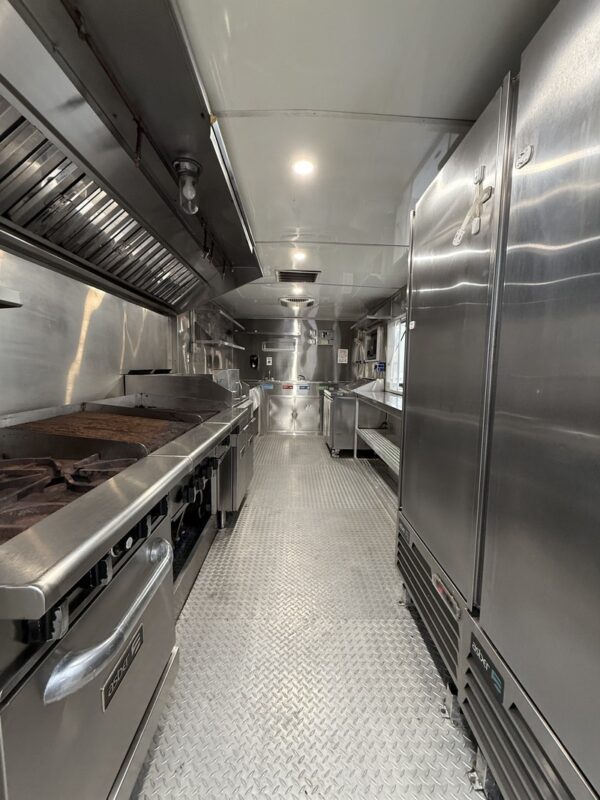 2021 20' Food Trailer For Sale - Image 9