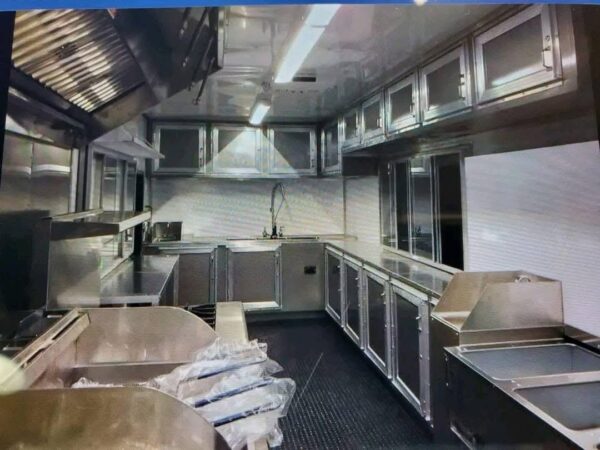 The Wing King Difference Food Truck - Image 6