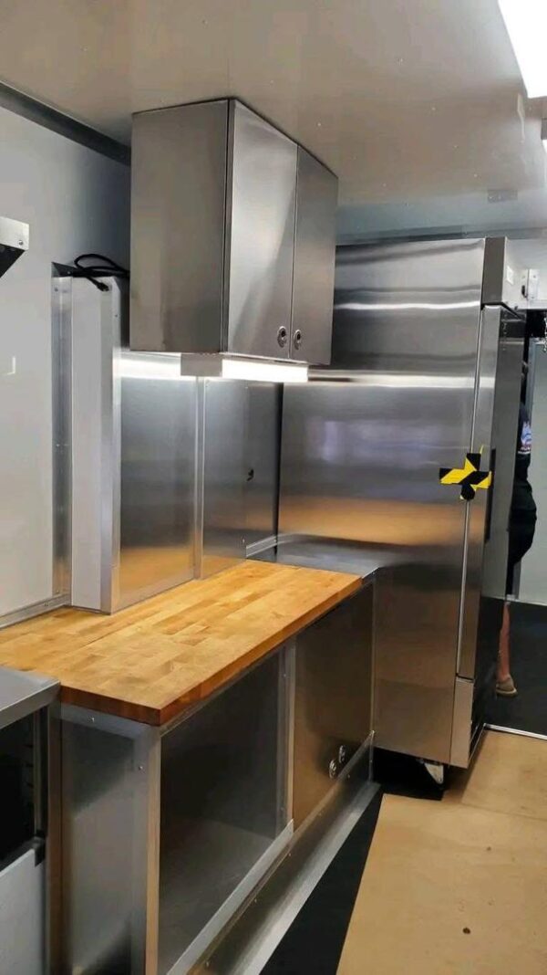 The Wing King Difference Food Truck - Image 3