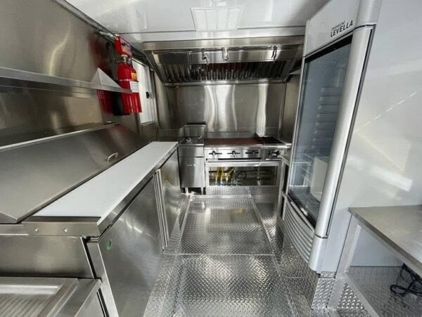 Tacos A & E Food Trailer - Image 6